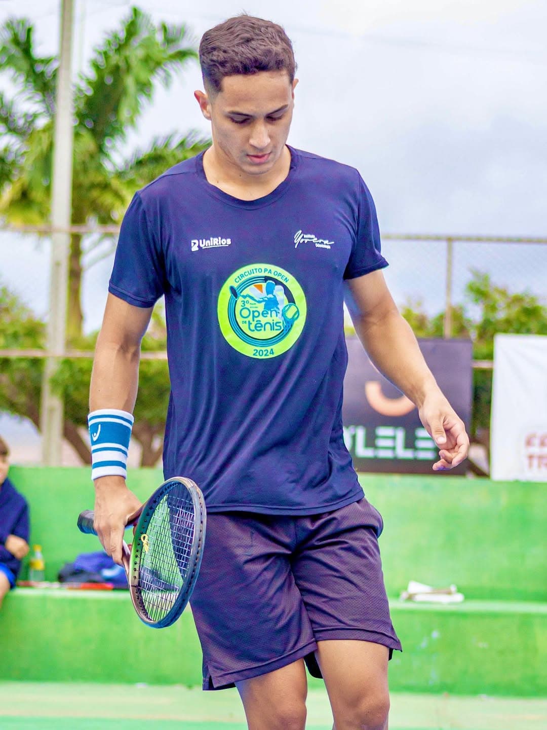 Kaíque executando backhand correndo